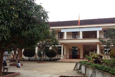 Cảnh cáo, đình chỉ dạy học giáo viên phạt 23 học sinh vì làm bài kém