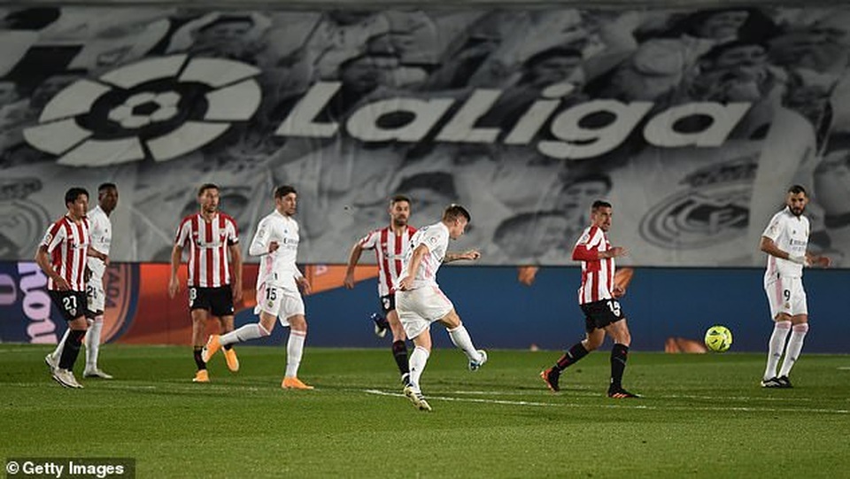 Real Madrid 3-1 Bilbao: Kroos, Benzema tỏa sáng - 3 Real Madrid 3-1 Bilbao: Kroos, Benzema tỏa sáng - 3