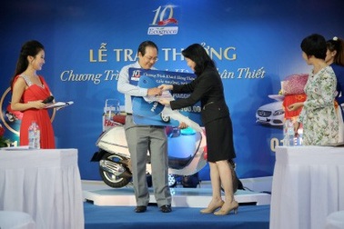 Bất ngờ “rinh” xe Vespa hơn 70 triệu đồng sau một tin nhắn