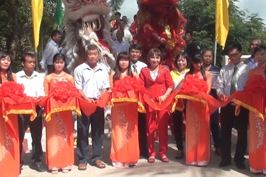 Nông dân lập nhóm làm cầu từ thiện tiết kiệm gần chục tỷ đồng