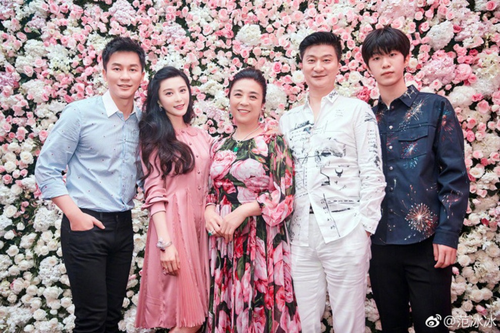 Người mẹ trẻ trung và phong cách của Phạm Băng Băng - 5 Người mẹ trẻ trung và phong cách của Phạm Băng Băng - 5