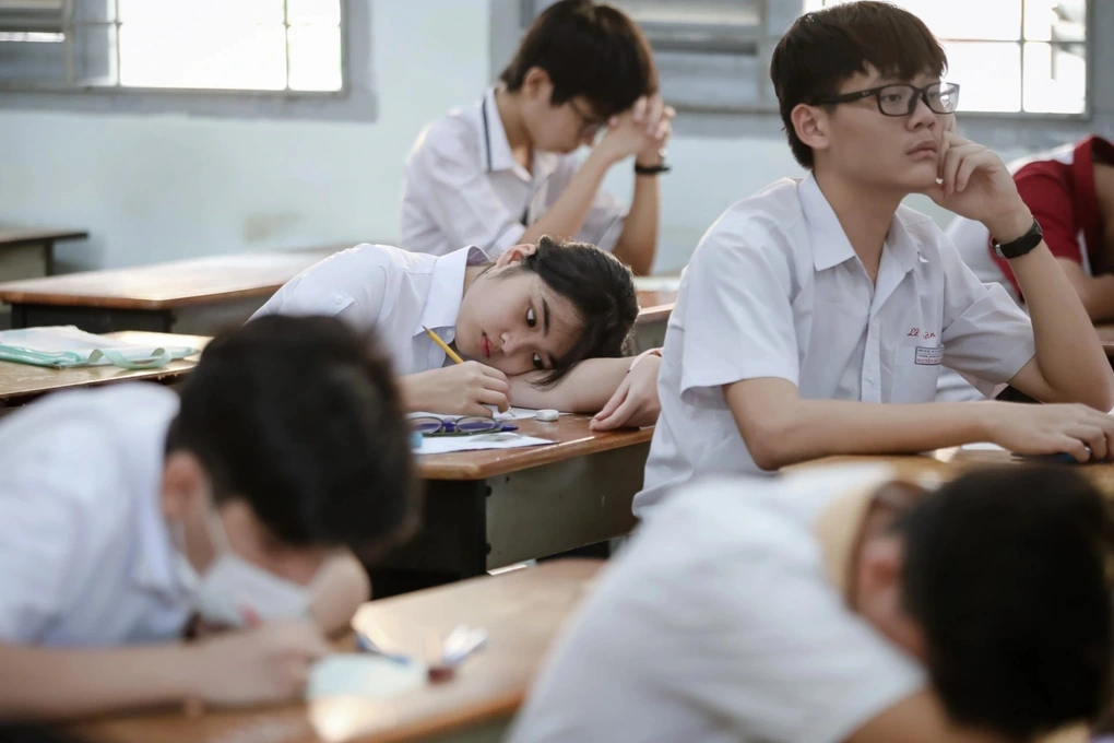 Chọn ngẫu nhiên môn thứ 3 thi lớp 10 có thể khiến học sinh sốc tâm lý - 1 Chọn ngẫu nhiên môn thứ 3 thi lớp 10 có thể khiến học sinh sốc tâm lý - 1