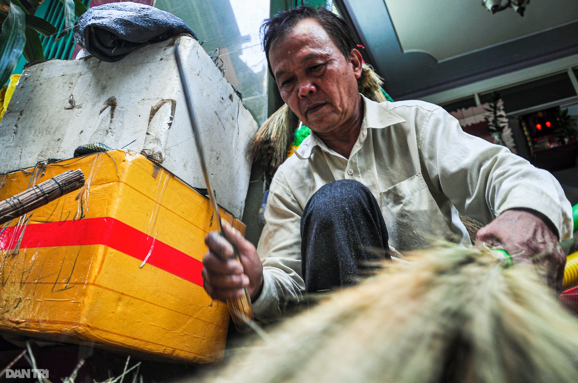 Xóm chổi đót độc nhất ở TPHCM nhộn nhịp ngày giáp Tết - 12