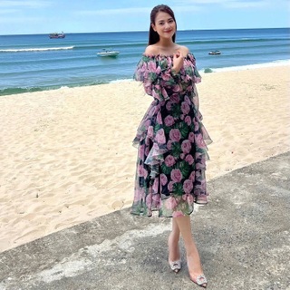 Việt Hoa U30: Nhan sắc xinh đẹp, phong cách thời trang thanh lịch - 6