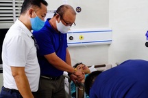 Báo Thái Lan xúc động với bức thư tay thầy Park gửi cho Hùng Dũng