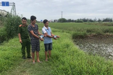 Khởi tố 2 người đàn ông trộm nghé rồi thịt ngay tại cánh đồng
