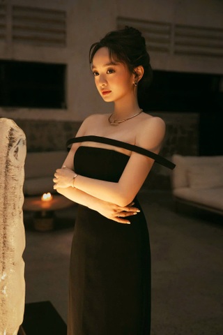 Đời thực gợi cảm của "nữ tiếp viên" cao 1,55m Kaity Nguyễn - 4