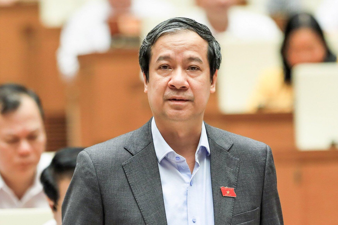 Bộ trưởng Nguyễn Kim Sơn: Cắt chi phí trung gian để giảm giá sách giáo khoa - 1 Bộ trưởng Nguyễn Kim Sơn: Cắt chi phí trung gian để giảm giá sách giáo khoa - 1