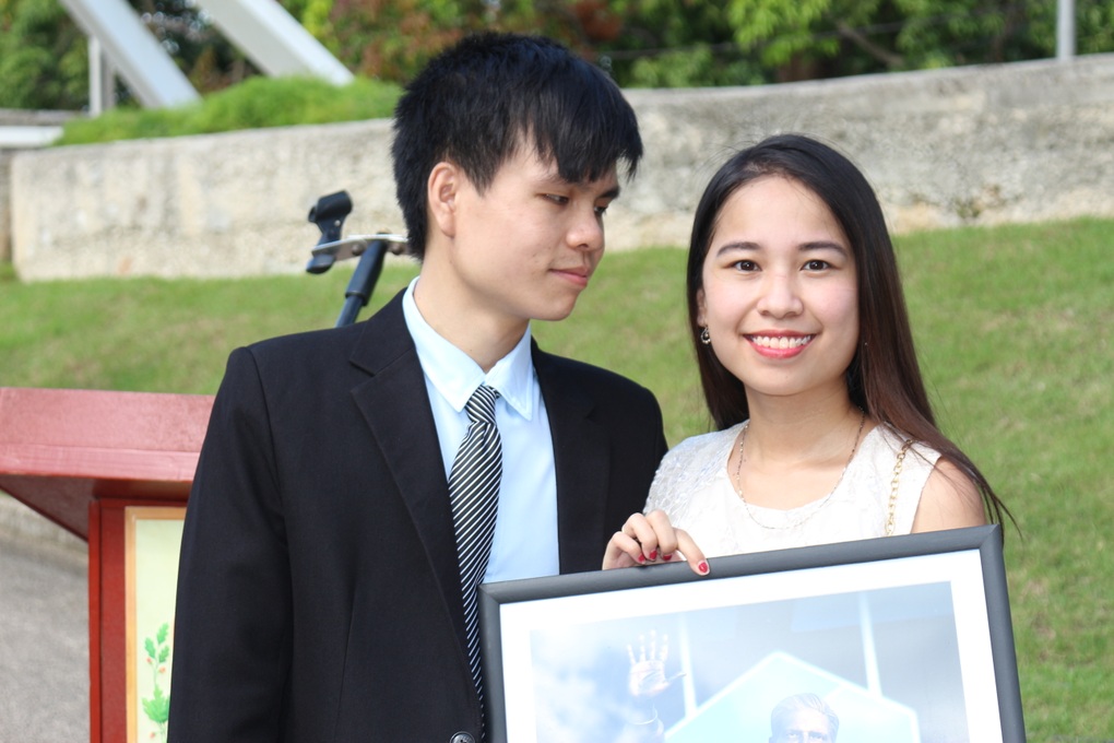 Chuyện tình 15 năm của cặp đôi Việt vẫn giữ thói quen viết thư tay - 1 Chuyện tình 15 năm của cặp đôi Việt vẫn giữ thói quen viết thư tay - 1