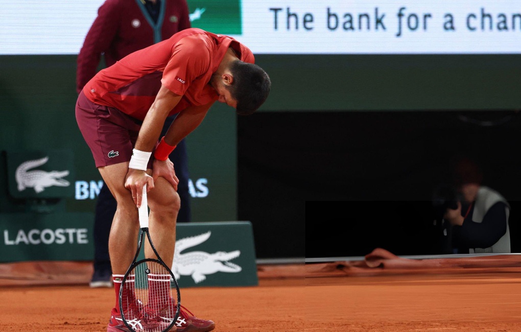 Djokovic ngược dòng ngoạn mục ở trận đấu muộn nhất lịch sử Roland Garros - 2