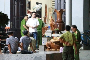 Hạt trưởng hạt kiểm lâm nhận hàng trăm triệu của trùm gỗ lậu Phượng “râu”