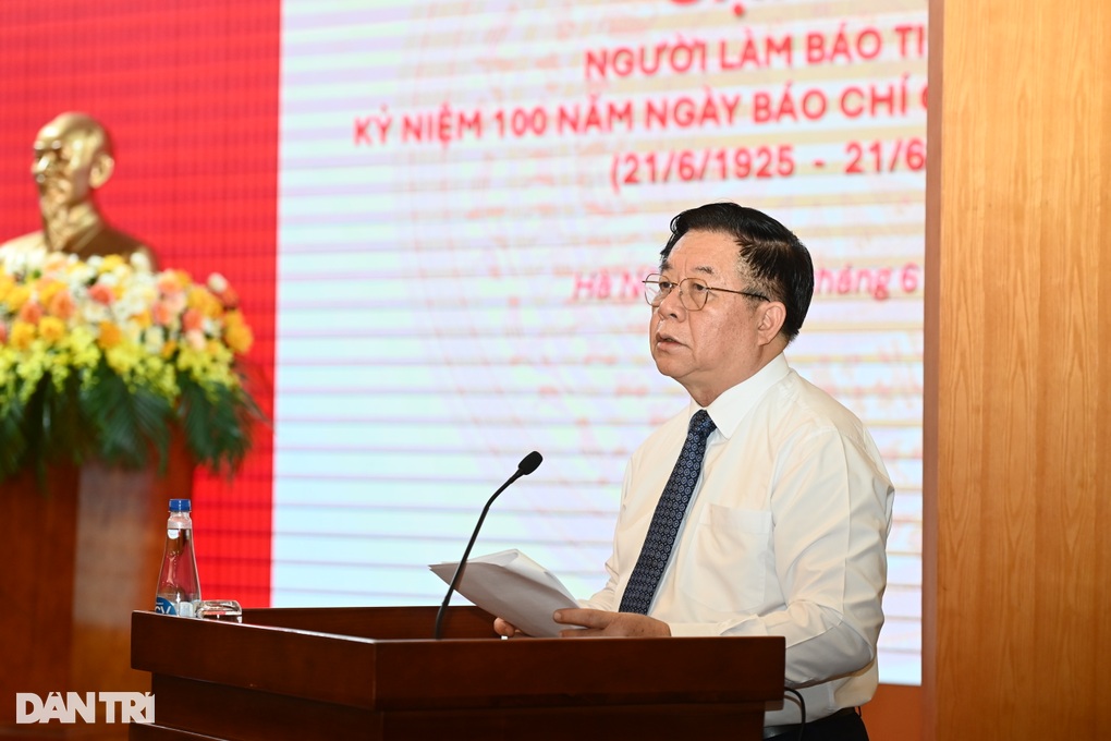 Báo chí cách mạng phải đủ bản lĩnh để định hướng dư luận - 1 “Báo chí cách mạng phải đủ bản lĩnh để định hướng dư luận”