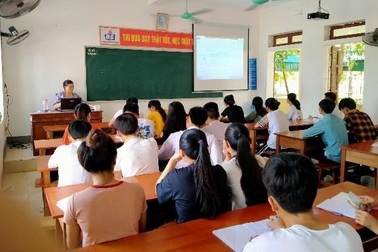Đặt mục tiêu 100% học sinh Hà Tĩnh có thẻ BHYT trong tháng 3
