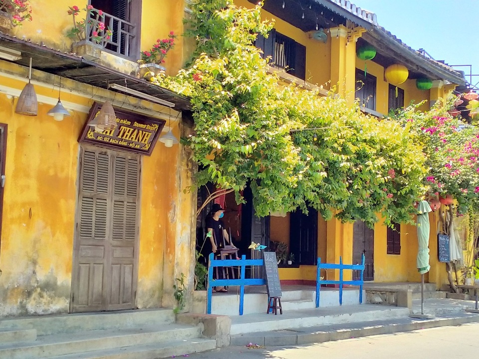 Phố cổ vắng hoe khi Hội An tạm dừng phố đi bộ do lo ngại dịch Covid-19 - 6 Phố cổ vắng hoe khi Hội An tạm dừng phố đi bộ do lo ngại dịch Covid-19 - 6