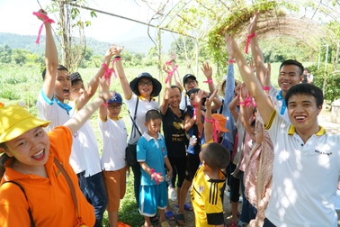 Học sinh khuyết tật Thụy An trải nghiệm “Nông trại vui vẻ”