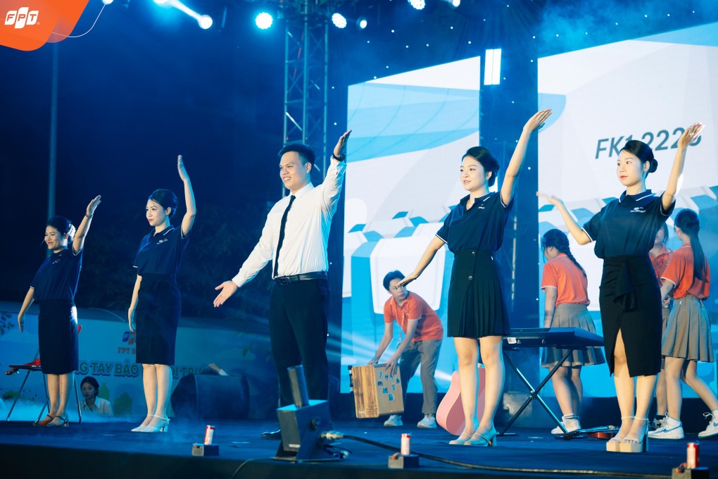 នាយករង Gen Z “បើកបទពិសោធន៍ បើកអនាគត” នៅសាលា FPT - 3 Phó hiệu trưởng Gen Z “khơi trải nghiệm, mở tương lai” tại FPT Schools - 3