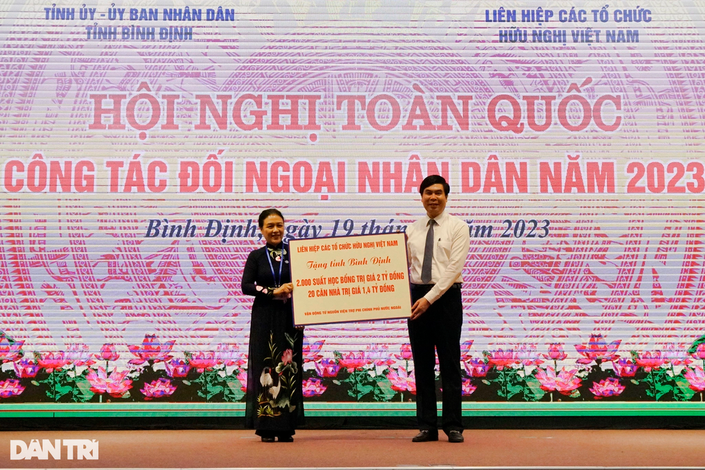 Đối ngoại nhân dân là trụ cột trong tổng thể đối ngoại Việt Nam - 2 Đối ngoại nhân dân là trụ cột trong tổng thể đối ngoại Việt Nam - 2