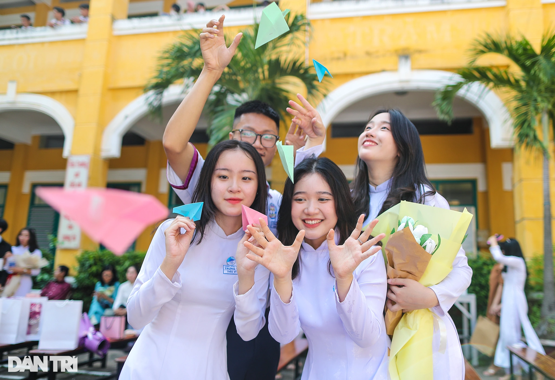 Kiến tạo tương lai bằng năng lực sáng tạo và học tập suốt đời - 1 Kiến tạo tương lai bằng năng lực sáng tạo và học tập suốt đời - 1