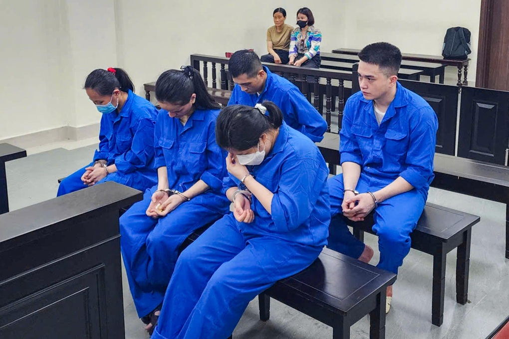 Đội lốt người nhận con nuôi để bán trao tay 12 trẻ sơ sinh - 1 Đội lốt người nhận con nuôi để bán trao tay 12 trẻ sơ sinh - 1