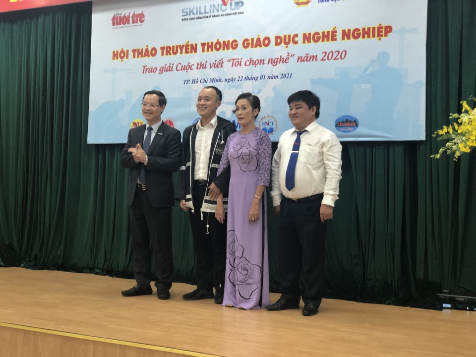 Người mẹ giành giải nhất thi viết về nghề:Tôi suýt bóp nát đam mê của con - 3 Người mẹ giành giải nhất thi viết về nghề:Tôi suýt bóp nát đam mê của con - 3