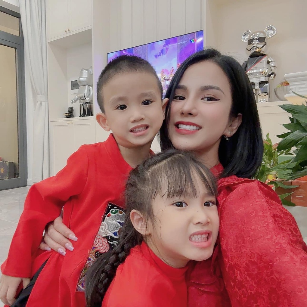 Diệp Lâm Anh sau ly hôn: Nhan sắc thăng hạng, được tặng biệt thự tiền tỷ - 1 Diệp Lâm Anh sau ly hôn: Nhan sắc thăng hạng, được tặng biệt thự tiền tỷ - 1
