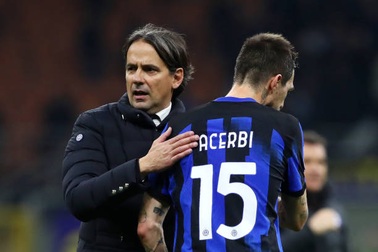 Inter Milan hơn Juventus 15 điểm trong cuộc đua vô địch Serie A