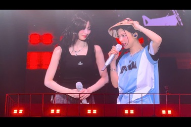 BABYMONSTER đội nón lá, rơi nước mắt trong đêm nhạc đầu tiên tại TPHCM