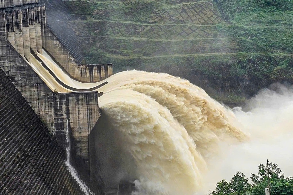 Câu chuyện hồ thủy điện xả lũ đang bị tình trạng “ai cũng đúng” - 3 Câu chuyện hồ thủy điện xả lũ đang bị tình trạng “ai cũng đúng” - 3