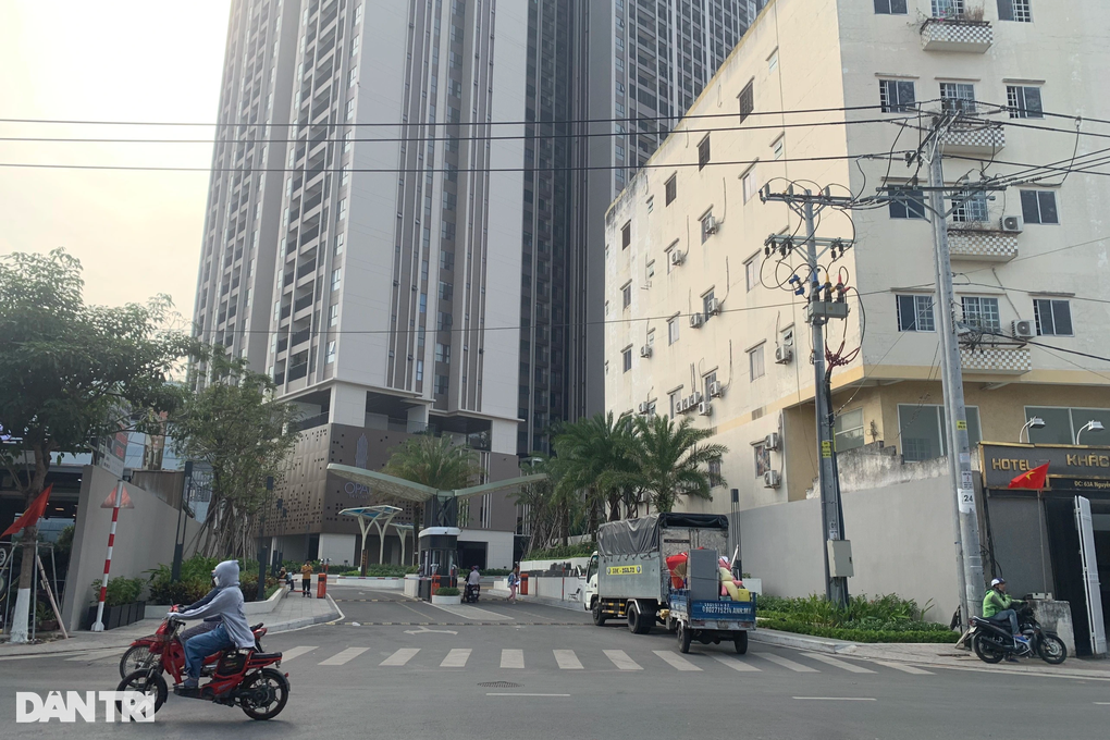 Cư dân ở Bình Dương vẫn sống trong 2 chung cư bị tạm đình chỉ - 3 Cư dân ở Bình Dương vẫn sống trong 2 chung cư bị tạm đình chỉ - 3