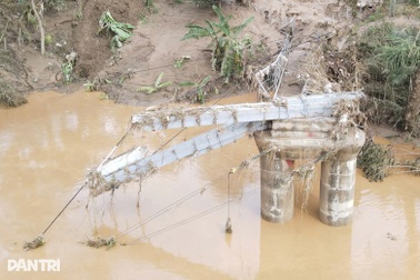 Toàn cảnh những cây cầu bị lũ dữ cuốn sập ở Nghệ An