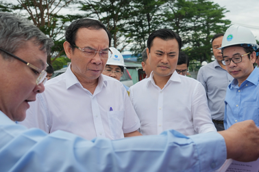 Bí thư TPHCM khảo sát tuyến kênh Tham Lương - Bến Cát - Rạch Nước Lên