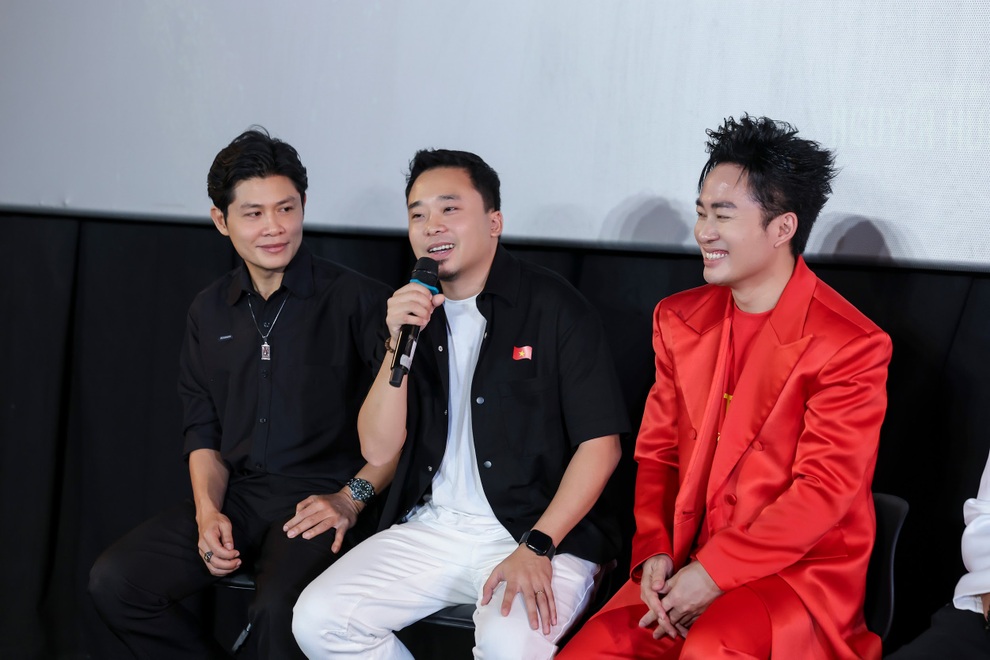 Nguyễn Văn Chung khen Tùng Dương hát Viết tiếp câu chuyện hòa bình - 2 Nguyễn Văn Chung khen Tùng Dương hát Viết tiếp câu chuyện hòa bình - 2