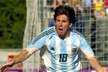 “Thần đồng” Leo Messi được gọi vào tuyển Argentina