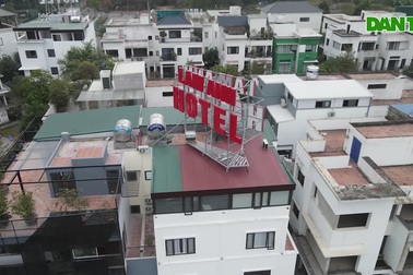 Cận cảnh khu biệt thự triệu USD ở Hà Nội dựng chuồng cọp như tập thể cũ