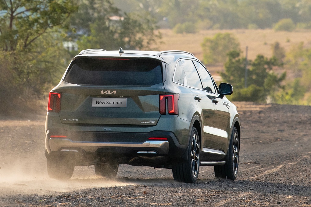 New Sorento ra mắt, vẫn giữ lại máy Diesel, nhiều nâng cấp đáng giá - 3 New Sorento ra mắt, vẫn giữ lại máy Diesel, nhiều nâng cấp đáng giá - 3
