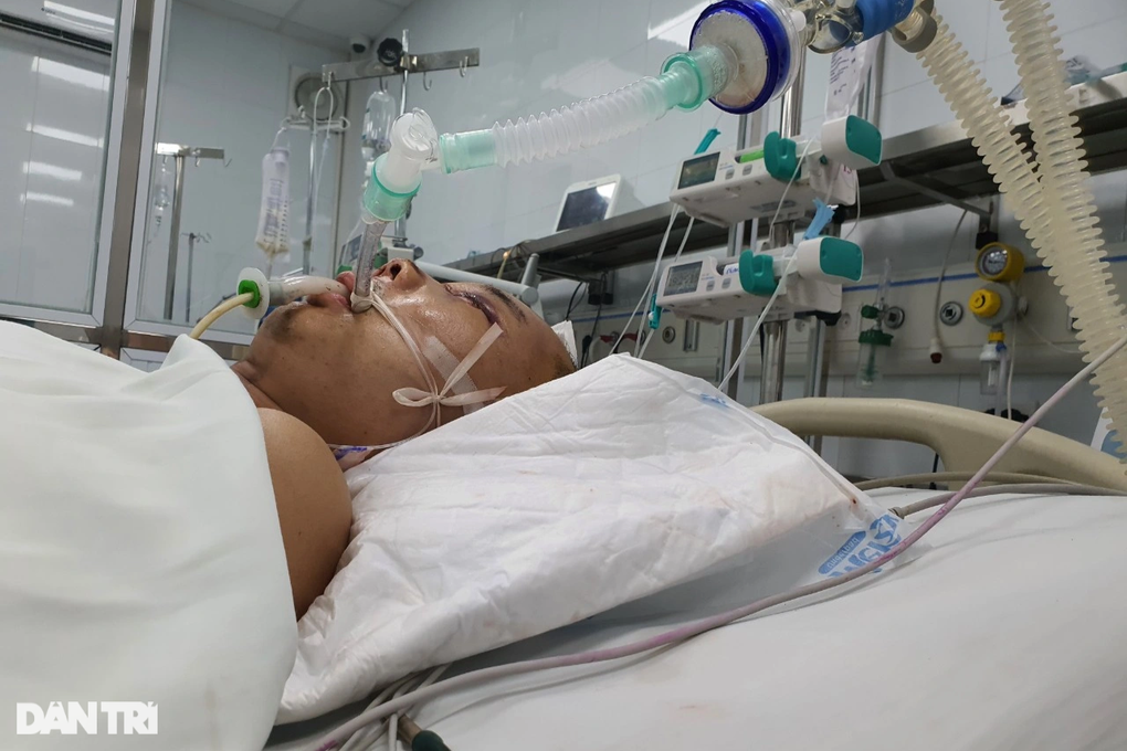 Gói xôi 10 ngàn chia 2 bữa, vợ nghèo khẩn cầu cứu chồng đang nguy kịch - 5 Gói xôi 10 ngàn chia 2 bữa, vợ nghèo khẩn cầu cứu chồng đang nguy kịch - 5