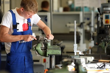 Du học nghề ở Đức – Thực tập có lương