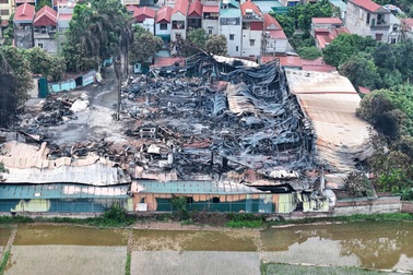 Cháy xưởng bao bì ở Vĩnh Phúc: "Chỉ vài phút ngọn lửa đã bùng lên dữ dội"