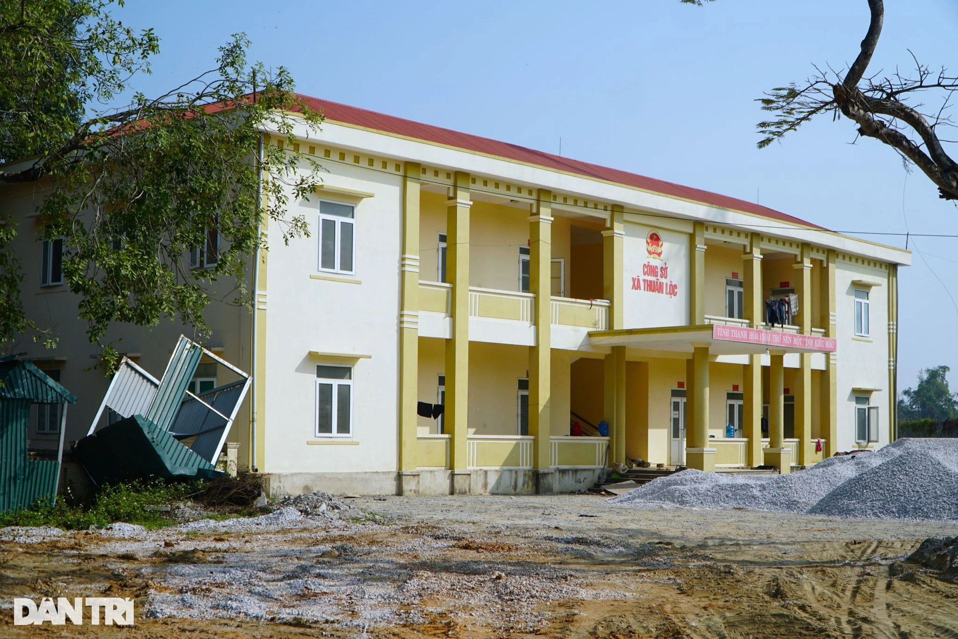 Loạt công sở tiền tỷ ở Thanh Hóa bỏ hoang sau sáp nhập - 3 Loạt công sở tiền tỷ ở Thanh Hóa bỏ hoang sau sáp nhập - 3