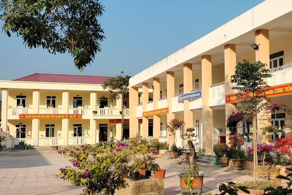 Đình chỉ nữ giáo viên tự ý cắt tóc học sinh trong lớp học - 1 Đình chỉ nữ giáo viên tự ý cắt tóc học sinh trong lớp học - 1
