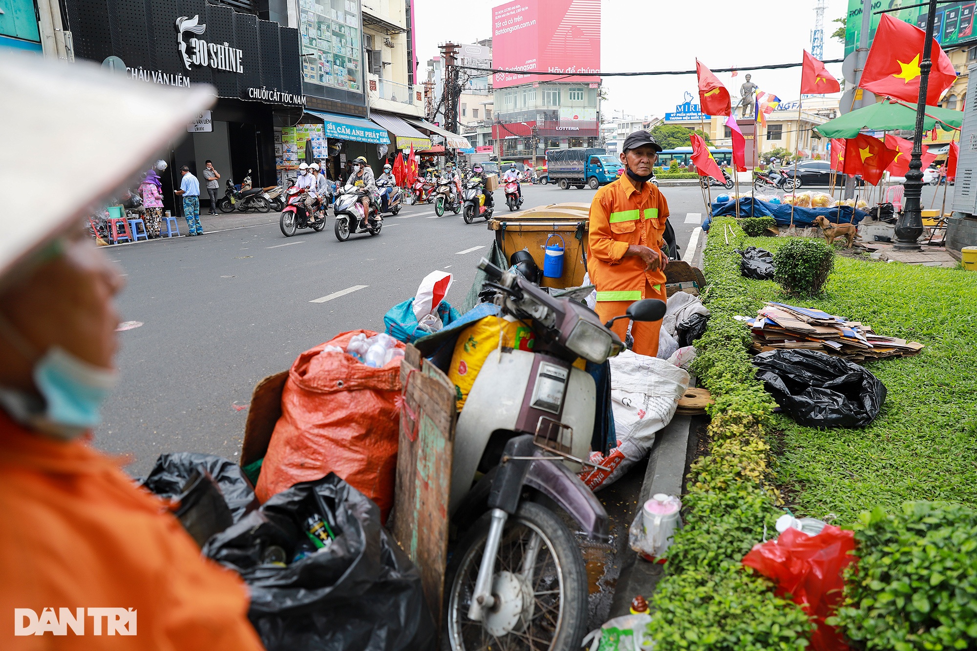 3 thế hệ trong gia đình gần 50 năm gắn liền với rác - 3 3 thế hệ trong gia đình gần 50 năm gắn liền với rác - 3