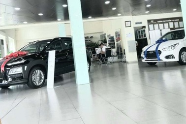 Dân né mua ô tô tháng Ngâu, đại lý đìu hiu vì vắng khách