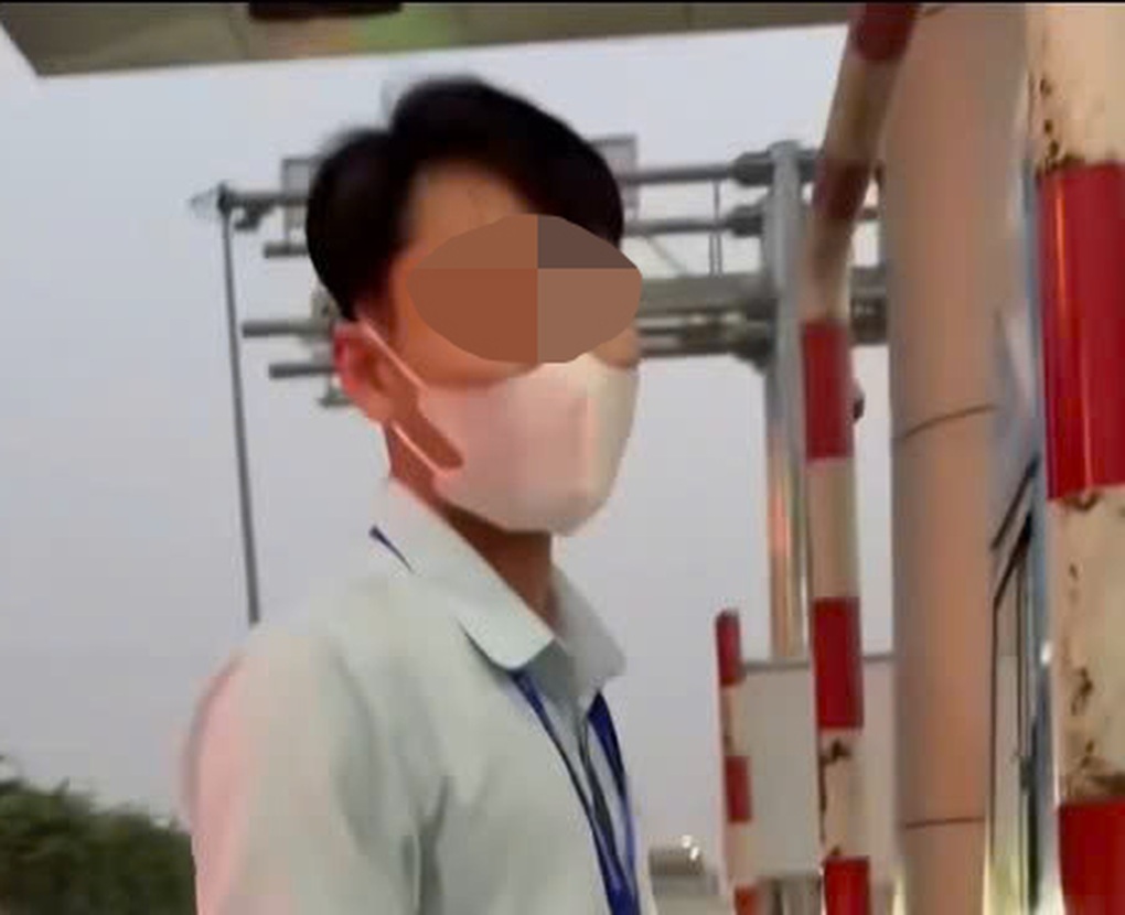 Thực hư thông tin nhân viên trạm thu phí dừng ô tô vi phạm trên cao tốc - 1
