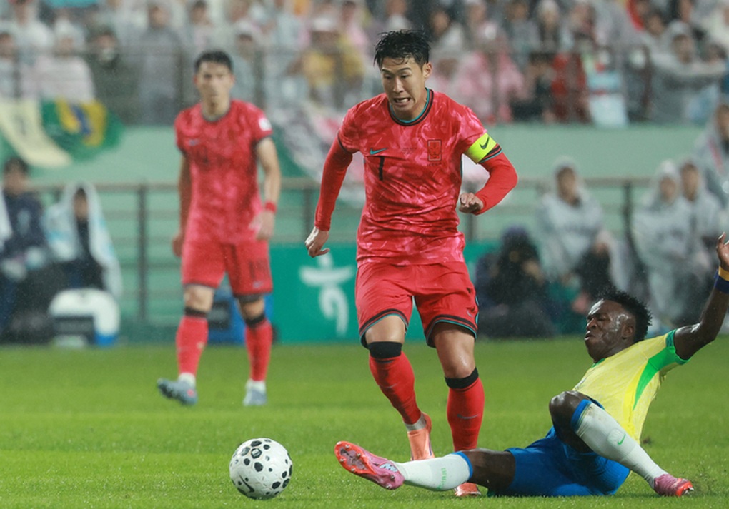 Son Heung Min vytvořil skvělý rekord v den, kdy korejský tým utrpěl katastrofální porážku - 2 Son Heung Min lập kỷ lục vĩ đại trong ngày tuyển Hàn Quốc thảm bại - 2