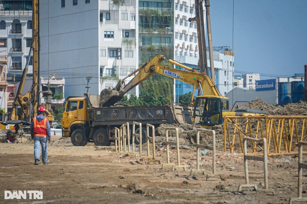 Hai dự án cao ốc bên sông Hàn bị phàn nàn thi công gây ồn - 1 Hai dự án cao ốc bên sông Hàn bị phàn nàn thi công gây ồn - 1