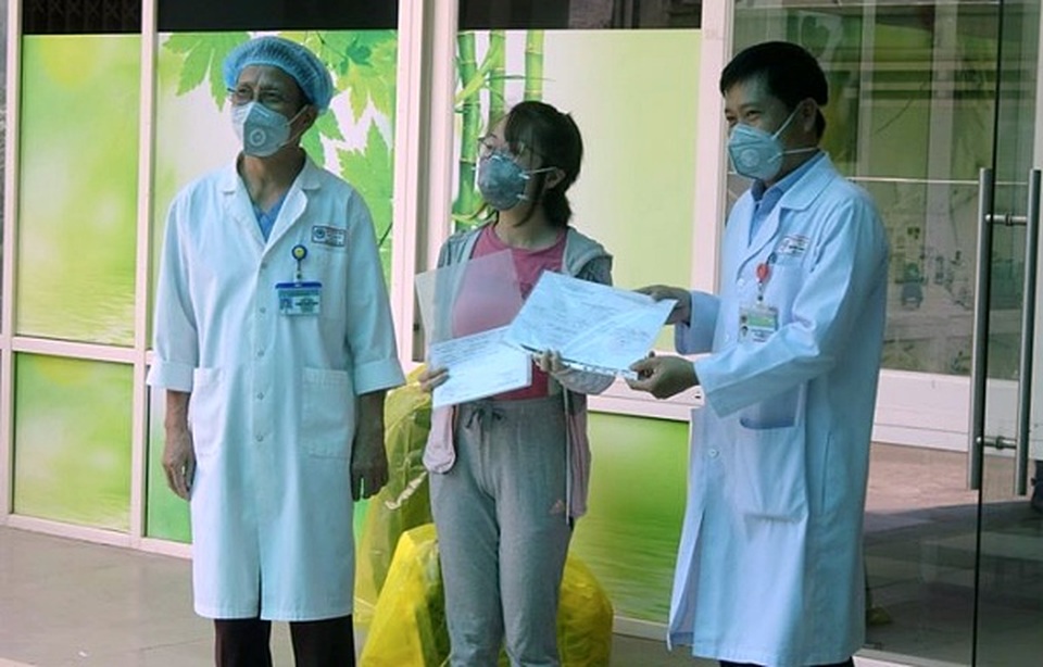 Vì sao bệnh nhân Covid-19 mới 43 tuổi đã diễn biến nặng, suy đa tạng? - 1