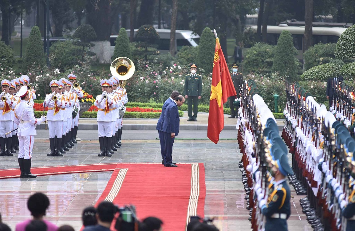 Chủ tịch nước chủ trì lễ đón Tổng thống Sierra Leone lần đầu thăm Việt Nam - 2 Chủ tịch nước chủ trì lễ đón Tổng thống Sierra Leone lần đầu thăm Việt Nam - 2