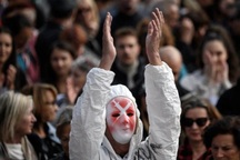 Tổ chức "tiệc Covid-19" để cố tình nhiễm virus tại Thụy Sĩ