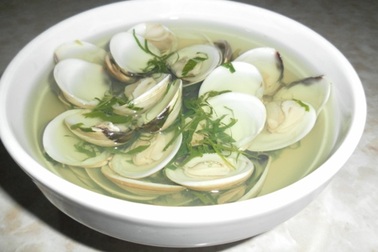 Canh nghêu lá lốt 