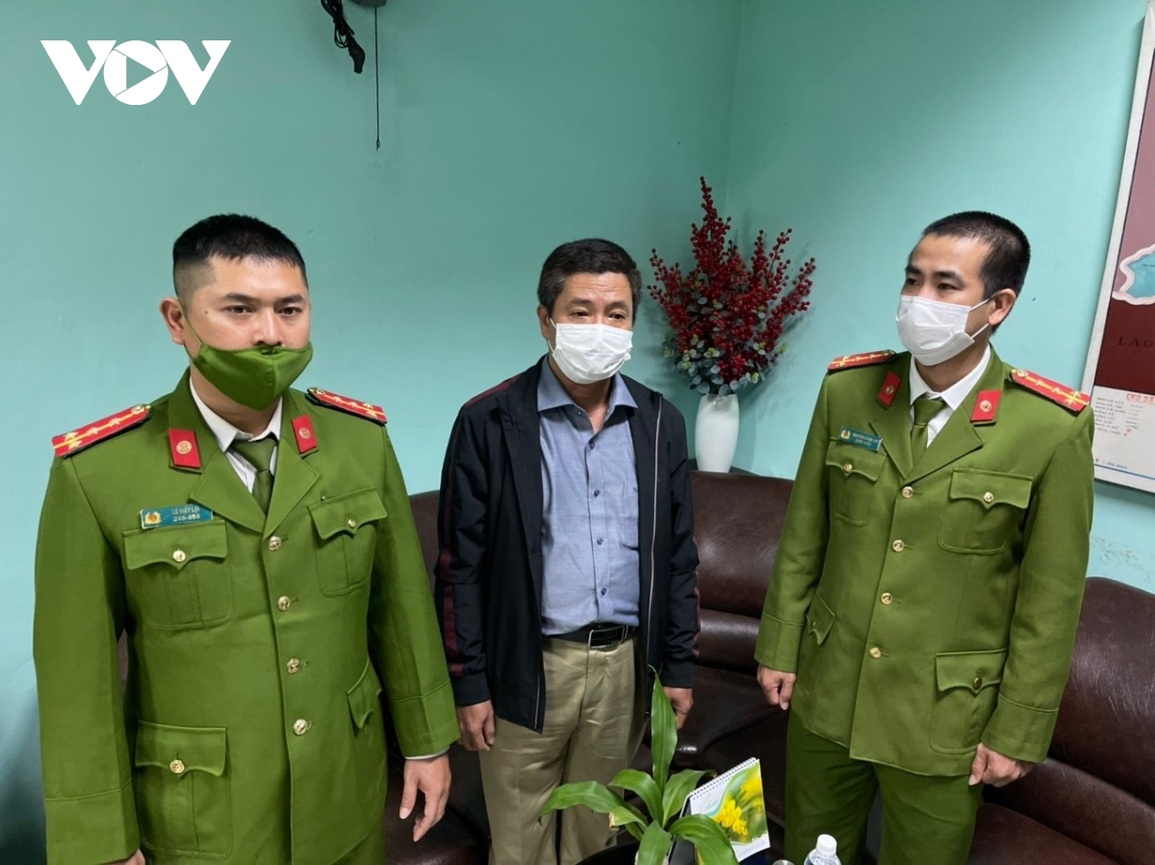 Từ vụ CDC Thừa Thiên Huế: Cần xem lại câu thề của người có liên quan - 1 Từ vụ CDC Thừa Thiên Huế: Cần xem lại câu thề của người có liên quan - 1